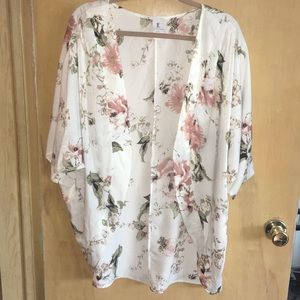 Forever 21 by Lillian - 2x Cream Floral Kimono